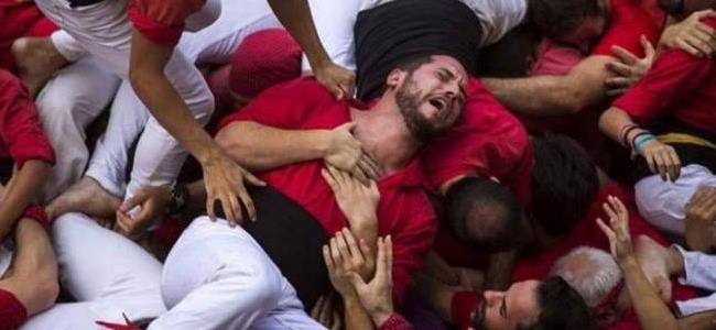 انهيار برج بشري في احتفال تقليدي في برشلونة