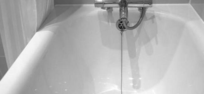 أمضت 5 أيّام داخل حوض الاستحمام!