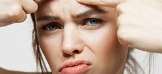 4 أطعمة مسؤولة عن حبوب البشرة