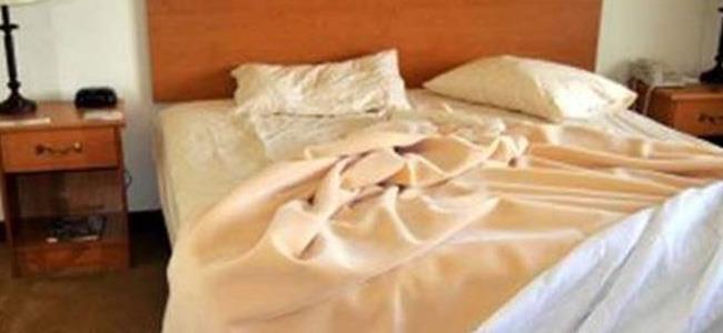 فوائد صحية لعدم ترتيب الفراش