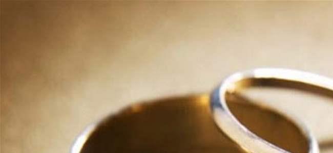  زواج سريّ يجمع نجمة شابة وممثل شهير 