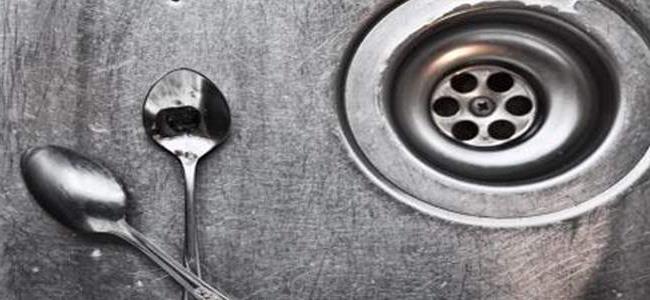  لا ترموا هذه الأشياء في فتحات الصرف الصحّي! 