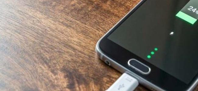  خطأ كبير يقوم به المستخدمون عند شحن هواتفهم.. احذروه!