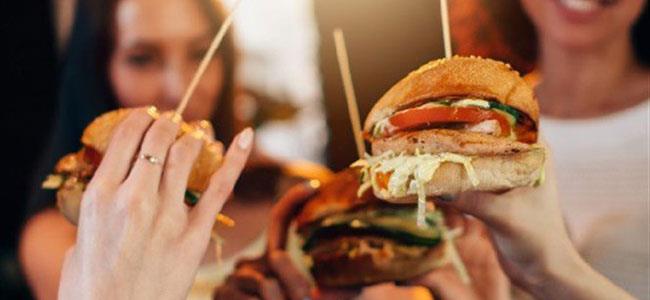 كيف تؤثر نوعية طعامك في الشباب على بقية حياتك؟