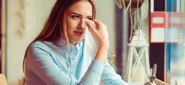 لماذا ينزل الدمع من عين واحدة؟