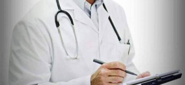 إحذروا.. الطبيب قد ينقل إليكم المرض!