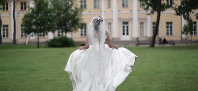 عروس تهرب مع رجل الدين الذي عقد مراسم زفافها من زوجها!