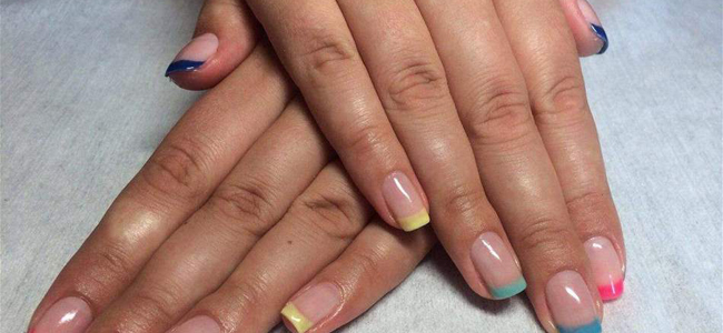 طرق بسيطة لإزالة طلاء الأظافر الملطخ بدون أسيتون