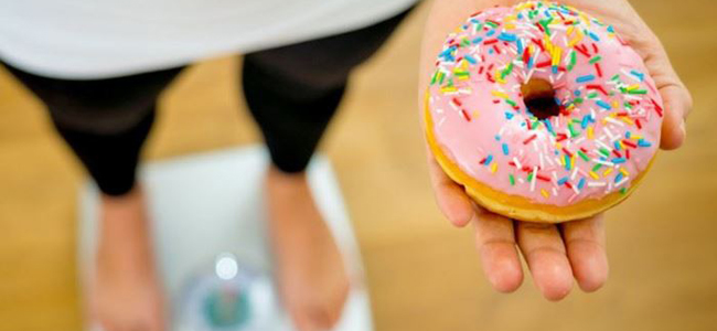 بدء وجبتك بقطعة من الحلوى.. هل يُفيد في إنقاص الوزن؟!