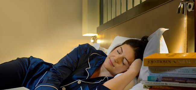 نصائح لنوم عميق بعد قراءة كتابك المفضل عند السفر