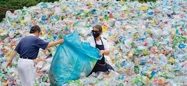 أوّل طريقة في العالم لتحويل البلاستيك إلى وقود