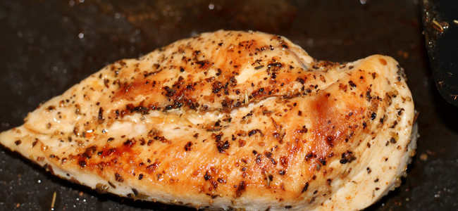 استبدال اللحوم بالدجاج يقلل خطر إصابة المرأة بسرطان الثدي