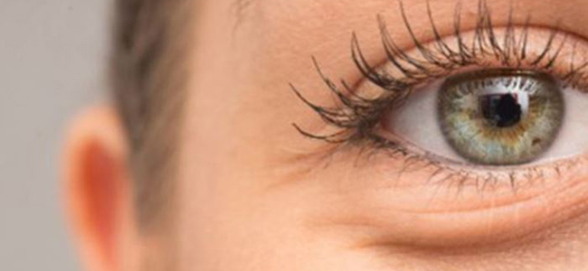 تدميع العين قد يعود لهذه الأسباب... ما هي؟