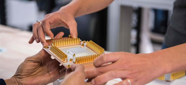 غوغل تكشف عن حاسوب 