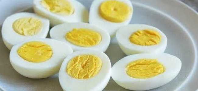 ومن البيض ما قتل... هندي يموت قبل إكمال تحدّي الـ50 بيضة