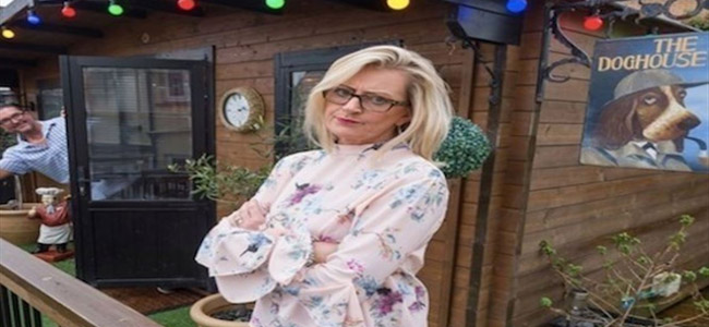 سيدة تبني مقهى في منزلها لتبقي زوجها إلى جانبها