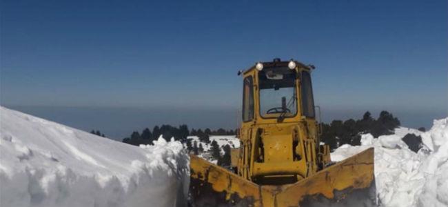 طرقات مقطوعة بسبب تراكم الثلوج