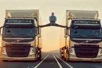 فان دام يختبر ثبات السيارات بحركة جريئة