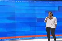 بالفيديو.. ضحكة عفوية تنهي نشرة أخبار الـ LBCI