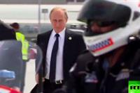 بوتين يفاجئ سائقي دراجتي استطلاع موكبه