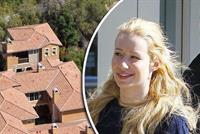 إيجي أزاليا تشتري منزل سيلينا غوميز... شاهدوا روعته