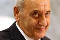 بالصور الرئيس بري يدخل عالم السيلفي