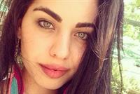 بالصور: أجمل طبيبة في العالم.. لبنانية؟