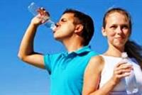 لهذا السبب لا تشربوا الماء كثيراً ! 