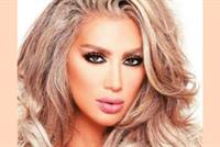 معجب يتغزل بمايا دياب على الهواء وهكذا كان رد فعلها.. بالفيديو 