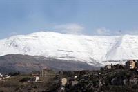 طائرة ركاب كادت تصطدم بجبل صنين