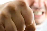 هذا ما فعله بزوجته بعد نصيحة أمّه