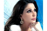 بالفيديو: إليسا تتعثر على خشبة المسرح