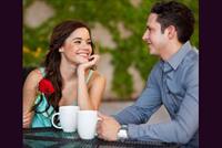 في اللقاء الأول مع شريكة حياتك.. تجنب الخوض في تلك الأحاديث