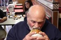 بالفيديو: سُجن ظلما 36 عاما... وهذا ما قاله