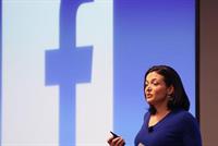 فيسبوك ترفع أجور العاملين لديها 