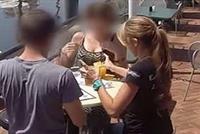 تحذير للفتيات: هكذا يخدرونكنّ!