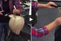  بالفيديو - مصففة شعر تستخدم المقص بمهارة 