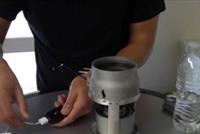 شمعة وقليل من الماء لشحن الهاتف المحمول