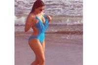 صورة هيفا بالمايوه التي حذفتها فوراً