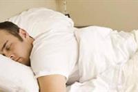  النوم على الظهر أو البطن يقي من الالزهايمر 