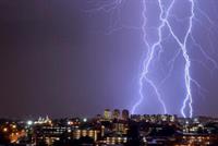 إصابة 40 طالبا بجروح بسبب 