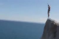  بالفيديو: القفزة الأخيرة التي خطفت حياته