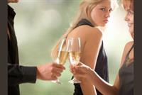 التقت عشيقة زوجها... وهذا ما فعلته