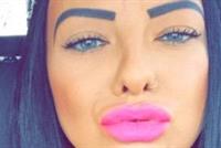 طُردت من وظيفة أحلامها بعد نصف ساعة فأشعلت فيسبوك بالسبب