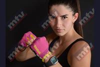 فتاة لبنانيّة تعترف: أنا مدمنة... حتى الاستحمام!