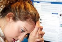 أم تقبل طلب صداقة على فيسبوك وكانت الكارثة!