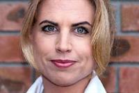 ظهور أول امرأة 