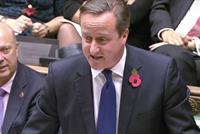 هذا هو سر الوردة الحمراء في بدلة كاميرون!