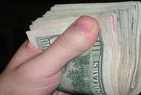 هكذا أحبته ... وهكذا تاجر بجسدها