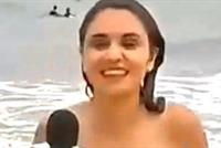 بالفيديو: مراسلة تلفزيونيّة بموقف لا تُحسد عليه مباشرة على الهواء